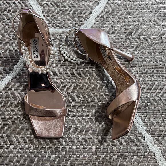 Badgley Mischka Loretta Dual Pearl Strap Stiletto sz 10 - Picture 2 of 7